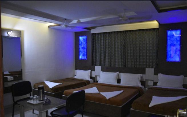 Midtown Hotel Ahmedabad Exterior foto